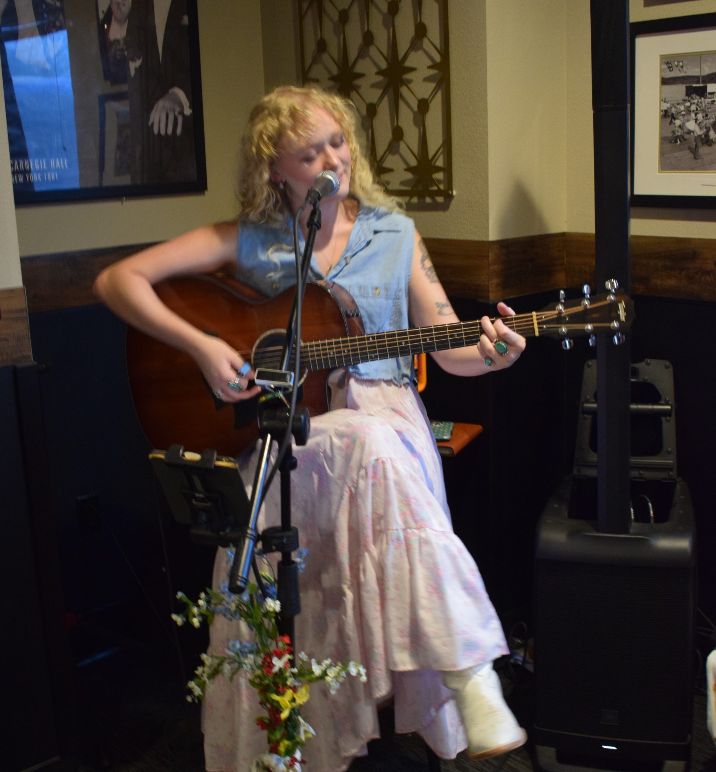 chloe hoecker at oscar's